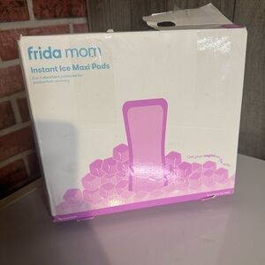 Frida Mom 2-in-1 Postpartum Pads, Absorbent Perineal Ice Maxi Pads, Instant Cold